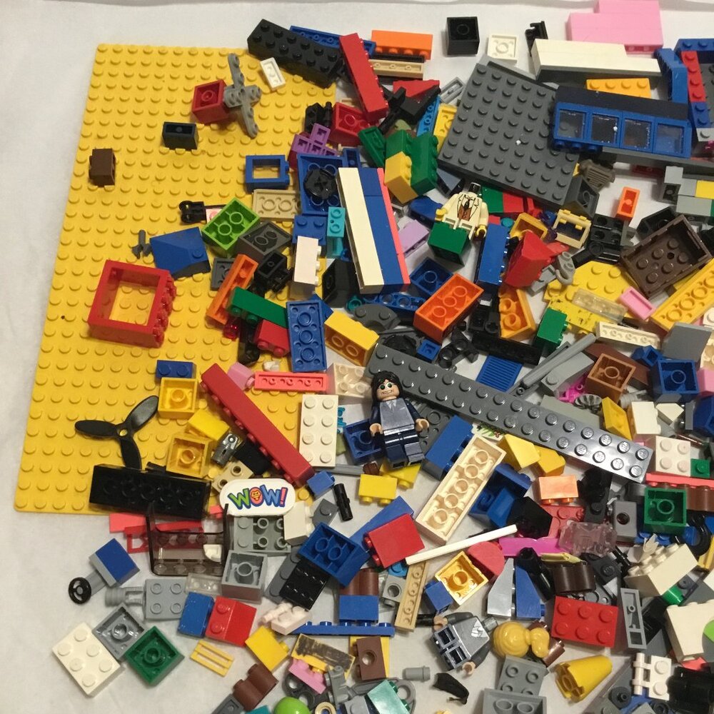 Great colorful lot of Lego pieces - lots of different shapes, colors, etc. - Picture 2 of 8